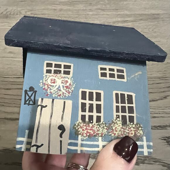 Vintage Small Handmade Primitive Tole Painted Wooden House - Picture 1 of 7